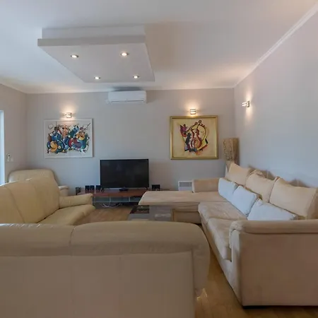 Stunning Dubrovnik 9 Bedrooms Deluxe Amazing Sea Views 别墅 扎通