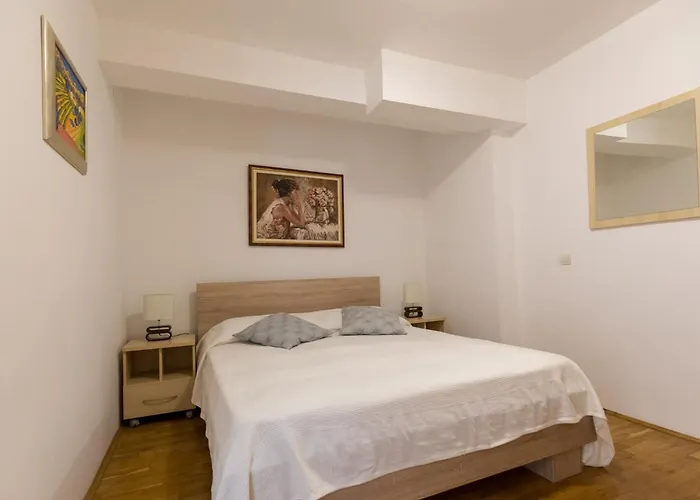 Stunning Dubrovnik 9 Bedrooms Deluxe Amazing Sea Views 扎通